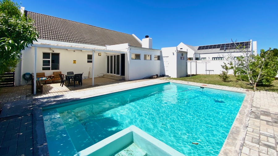3 Bedroom Property for Sale in Golden Mile Western Cape